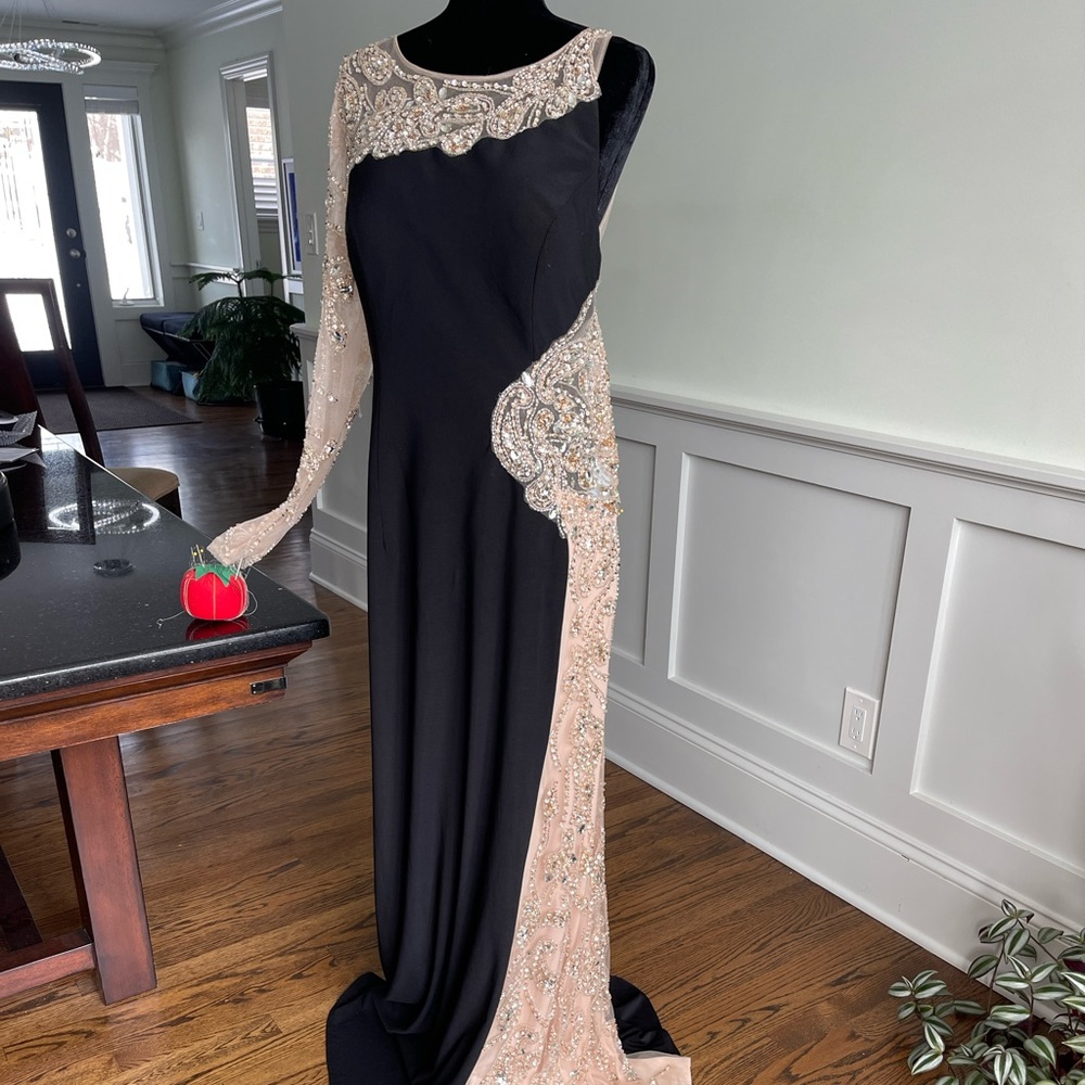 Very special illusion dress 🖤 Perfect for any occasion 🖤